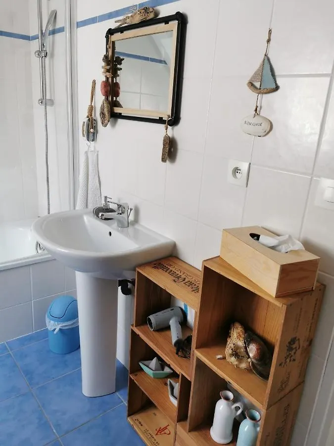 CHAMBRE D'HOTES Côté RANCE La Ville-ès-Nonais 0*,
